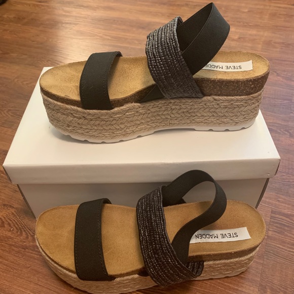 Black Steve Madden Circa 1 Wedge - Picture 1 of 5